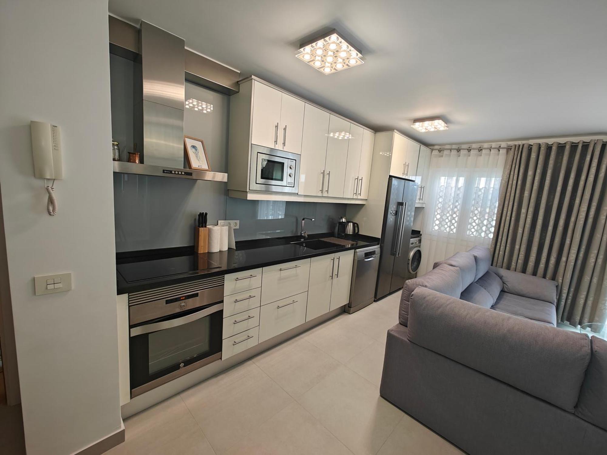 Sun Apartment - 3 Bedrooms, Priv Parking, Pool, Ac, Tv Channels, Fibre Net Los Cristianos (Tenerife) Exterior foto